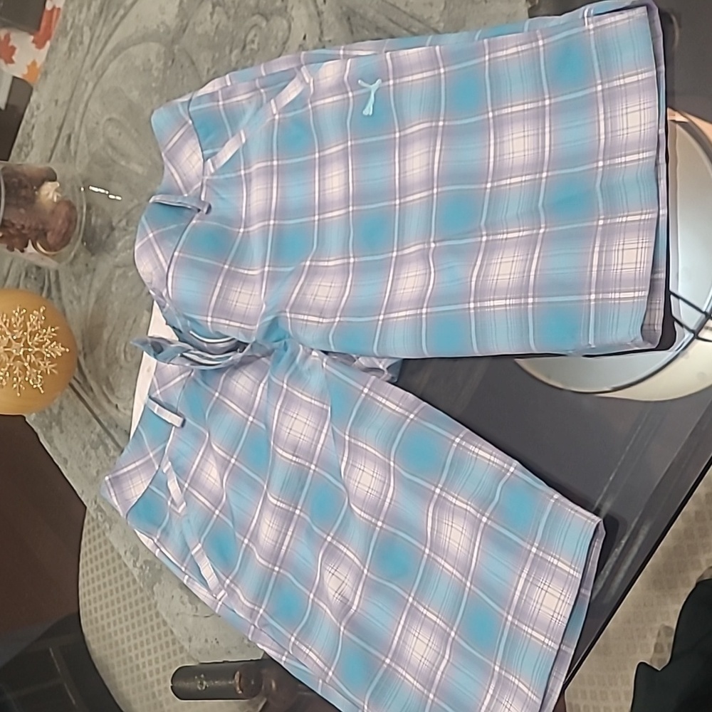 PUMA WOMEN'S GOLF SHORTS LIKE NEW